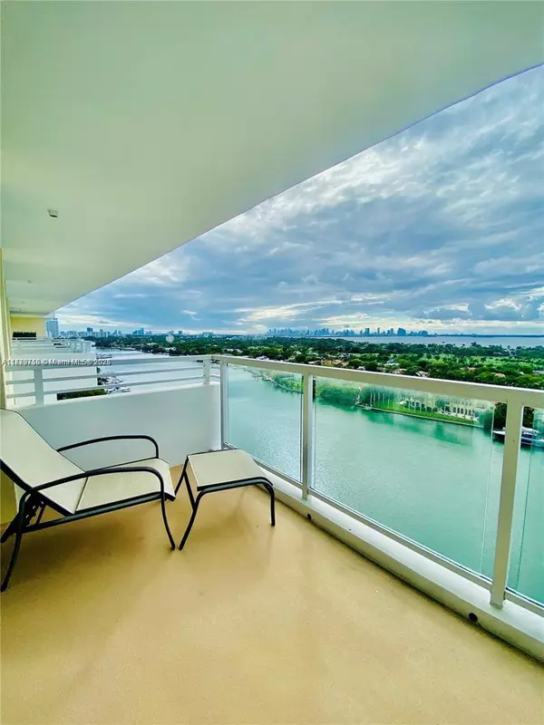 Miami Beach, FL 33140,5600 Collins Ave #17J
