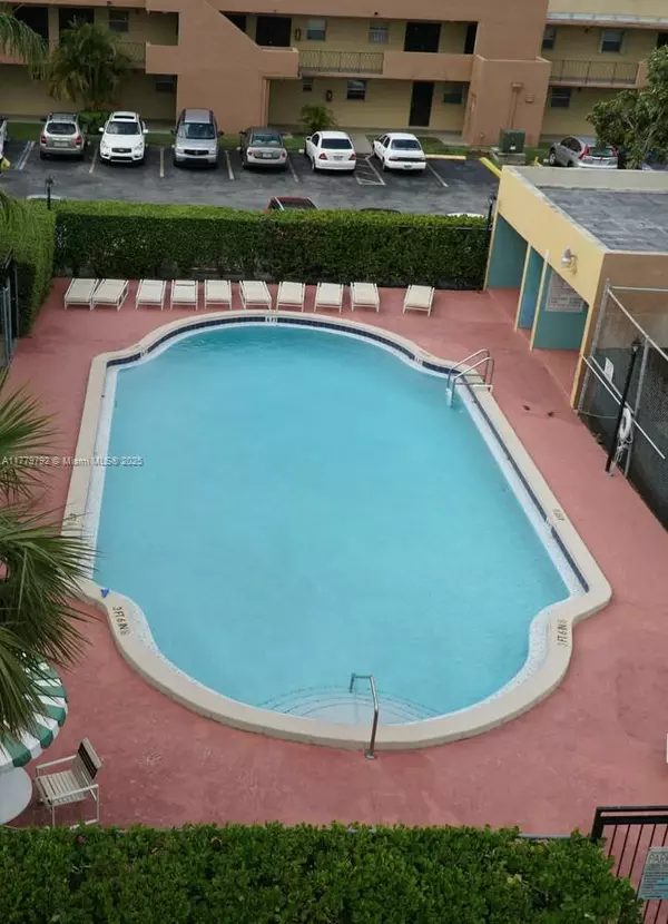 Miami, FL 33172,210 NW 87th Ave #L109