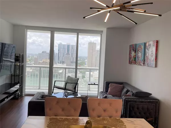 Miami, FL 33132,50 Biscayne Blvd #3005
