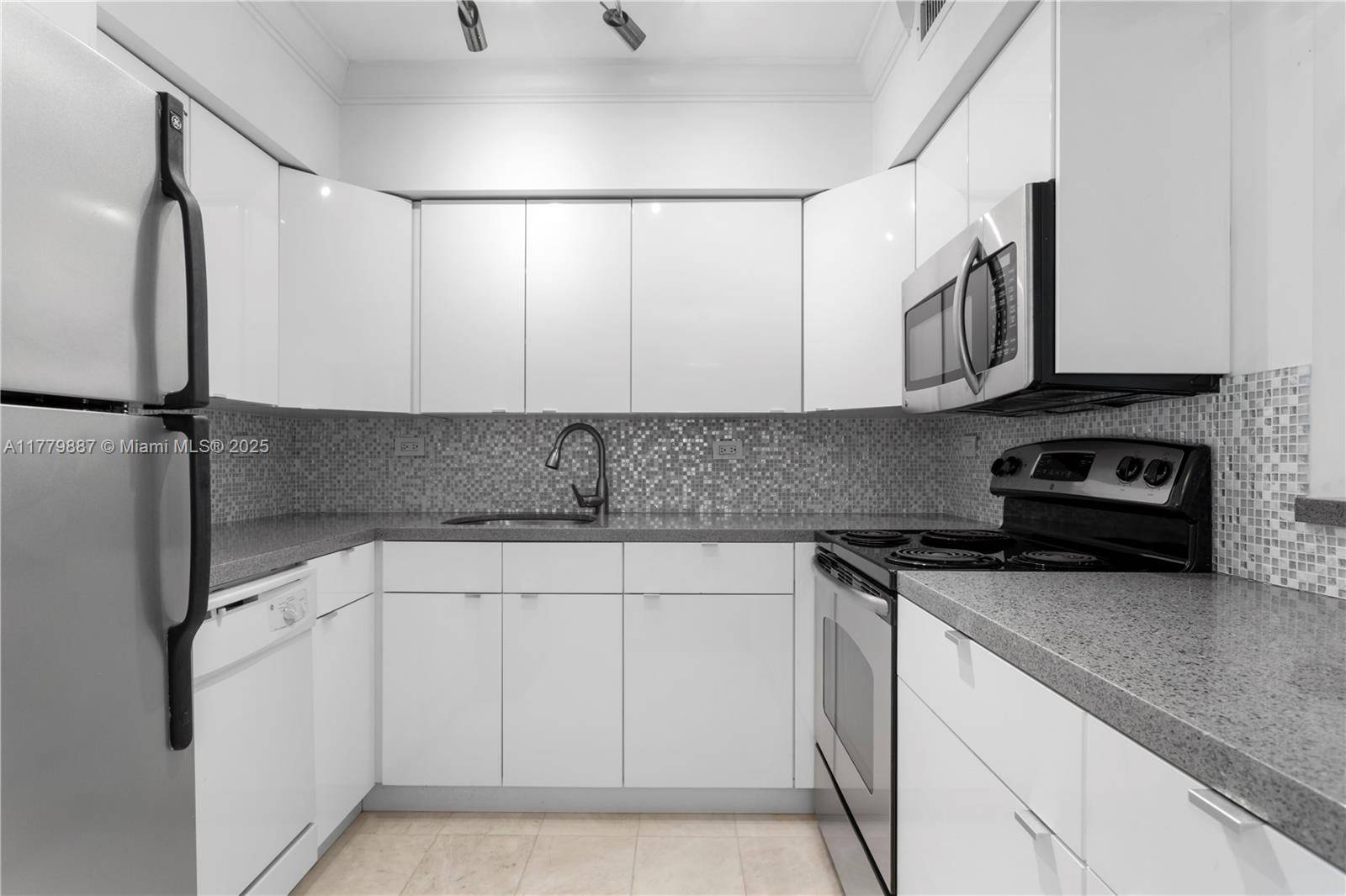 Miami Beach, FL 33139,1500 Bay Rd #866S