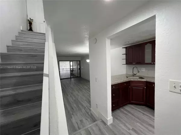 Miami, FL 33125,1901 NW S River Dr #35C
