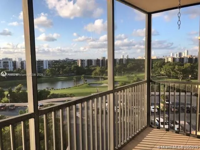 Aventura, FL 33180,20301 W Country Club Dr #830