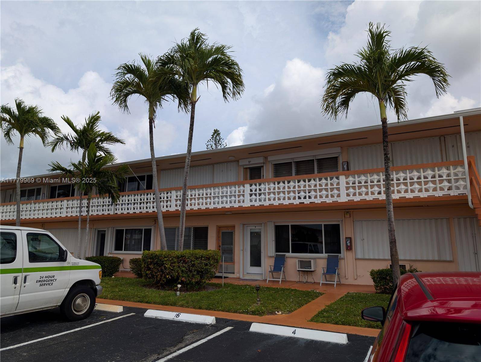Hallandale Beach, FL 33009,725 SW 11th Ave #17F