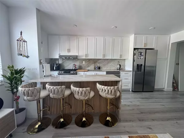 525 Meridian Ave #402, Miami Beach, FL 33139