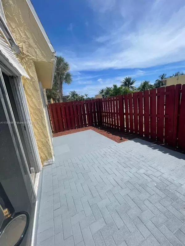 Boynton Beach, FL 33435,Address not disclosed