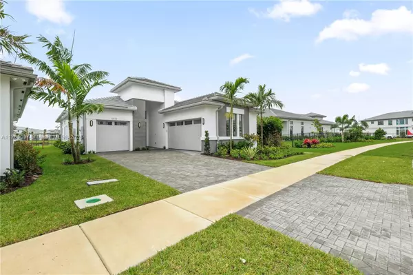 Palm Beach Gardens, FL 33412,13128 Feathering Way