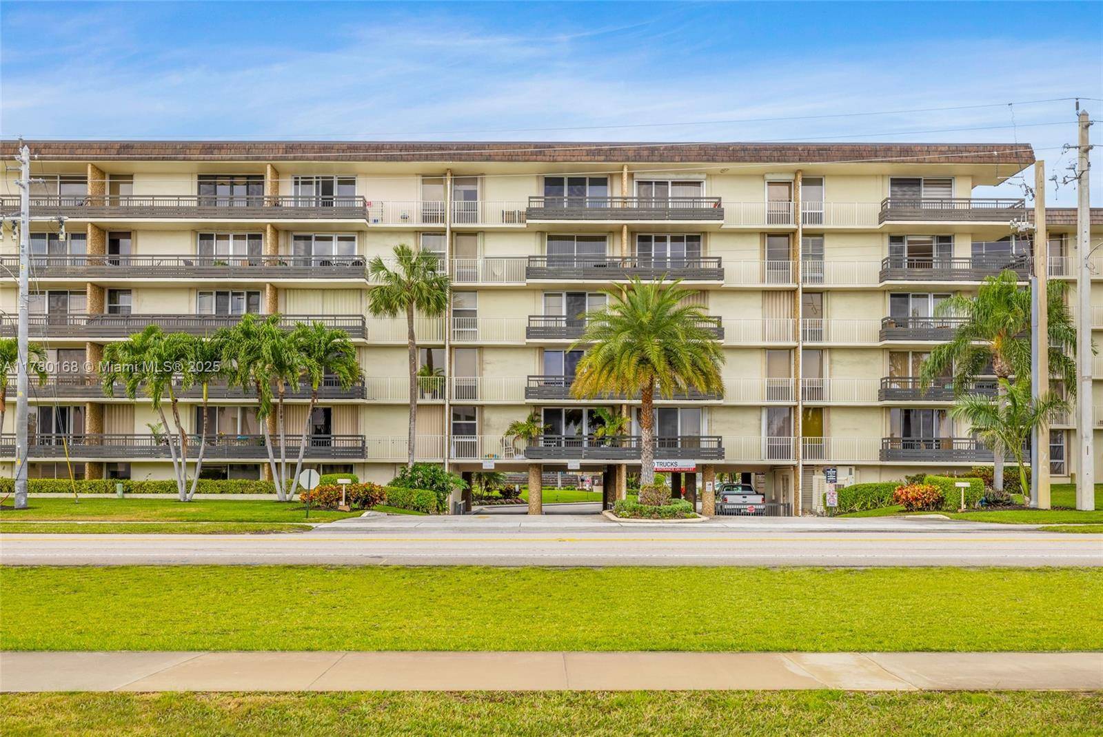 555 NW 4th Ave #408, Boca Raton, FL 33432