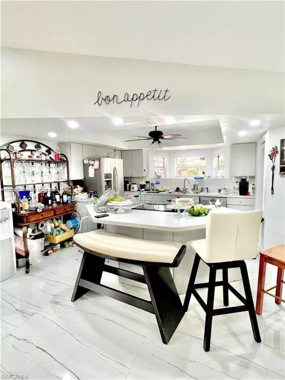 La Belle, FL 33935,140 Davis St