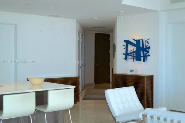 Miami, FL 33131,68 SE 6th St #2001