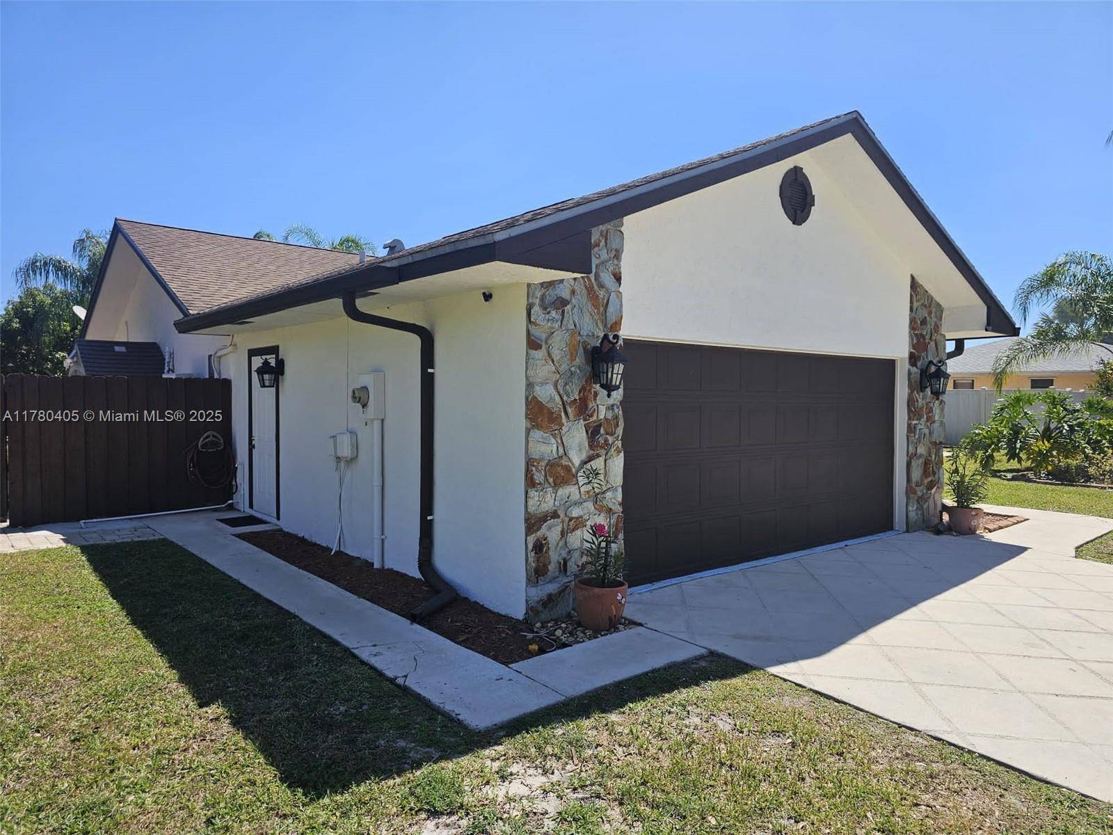 Royal Palm Beach, FL 33411,109 Gibraltar St