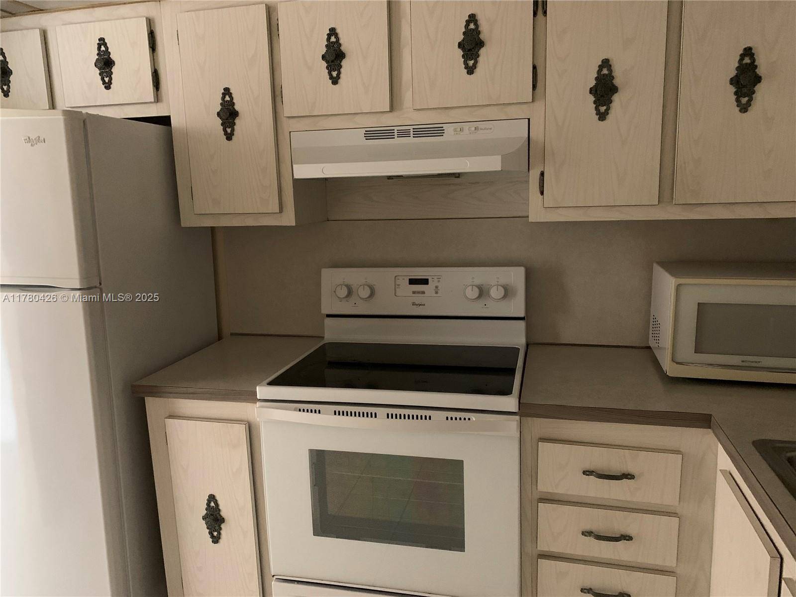 Hollywood, FL 33019,3800 S Ocean Dr #615
