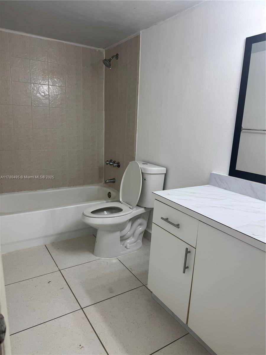 Hialeah, FL 33015,17650 NW 68th Ave #A2009