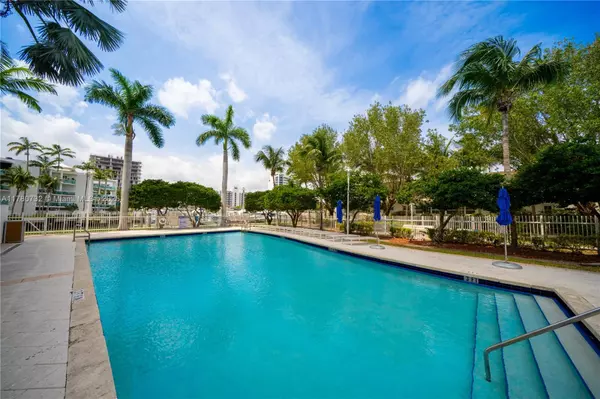 North Bay Village, FL 33141,7900 Harbor Island Dr #1026