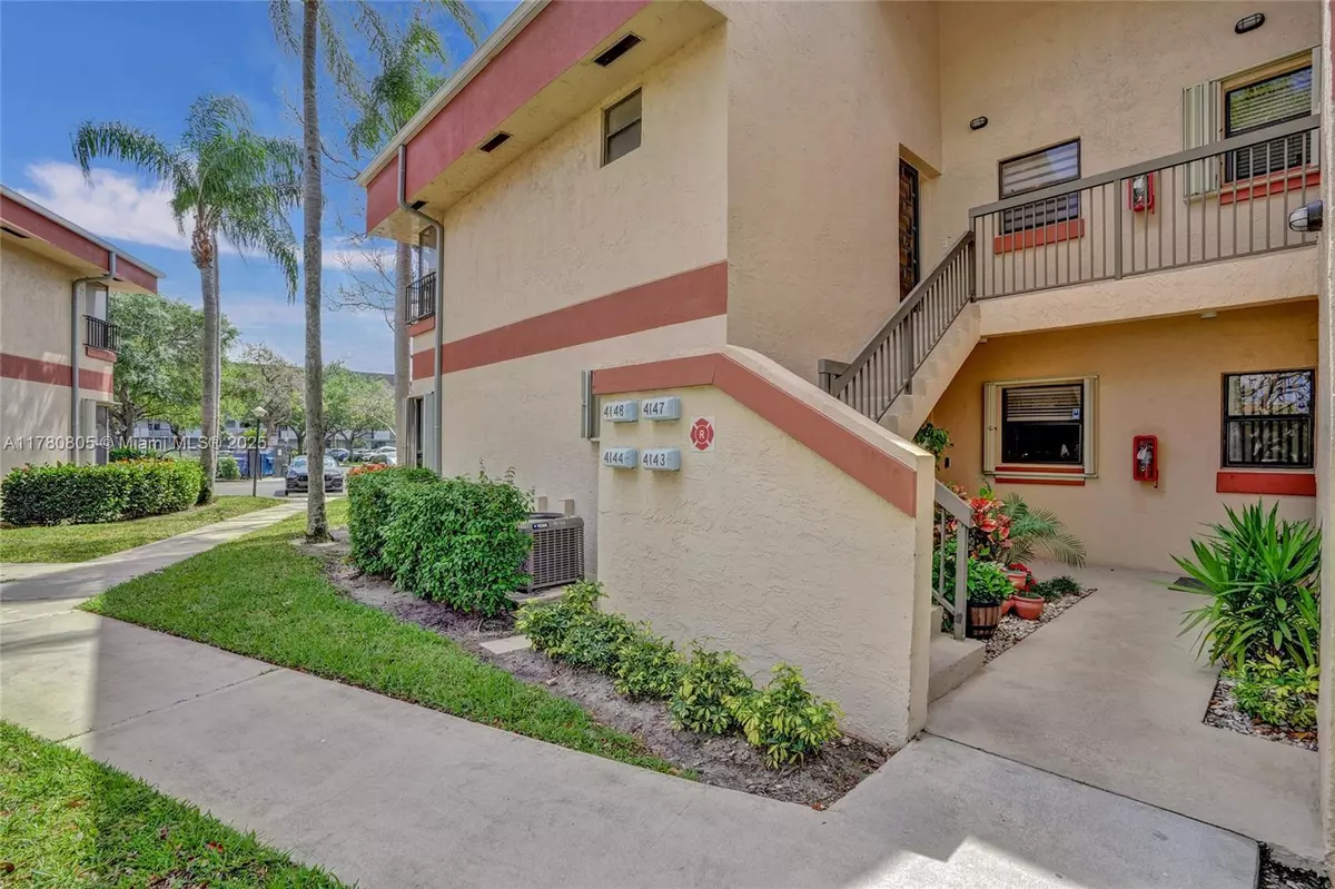Coconut Creek, FL 33066,4144 Carambola Cir S #2142