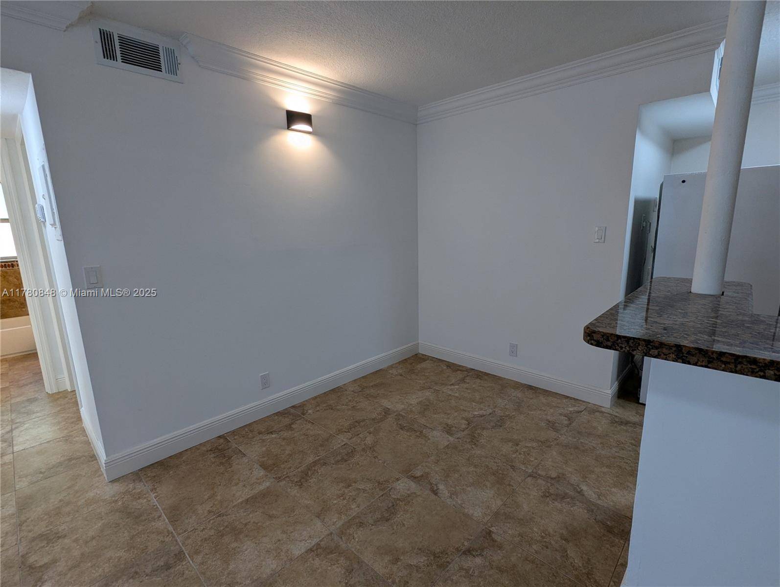 Coral Springs, FL 33071,836 Twin Lakes Dr #19-B