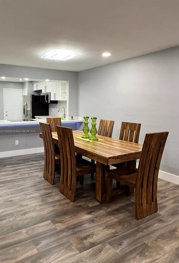 North Miami Beach, FL 33179,1530 NE 191st St #324