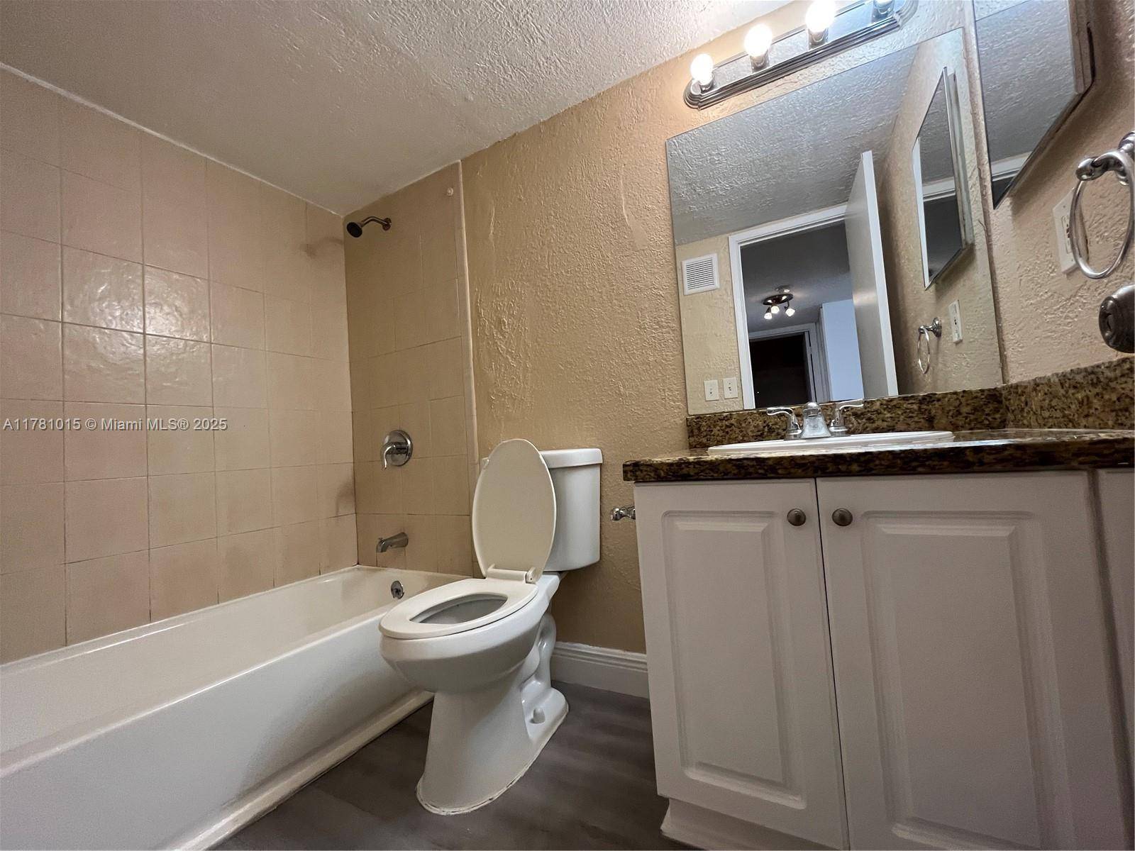 North Lauderdale, FL 33068,1201 SW 50th Ave #105-4