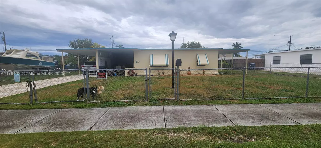 15445 Garfield Dr, Homestead, FL 33033