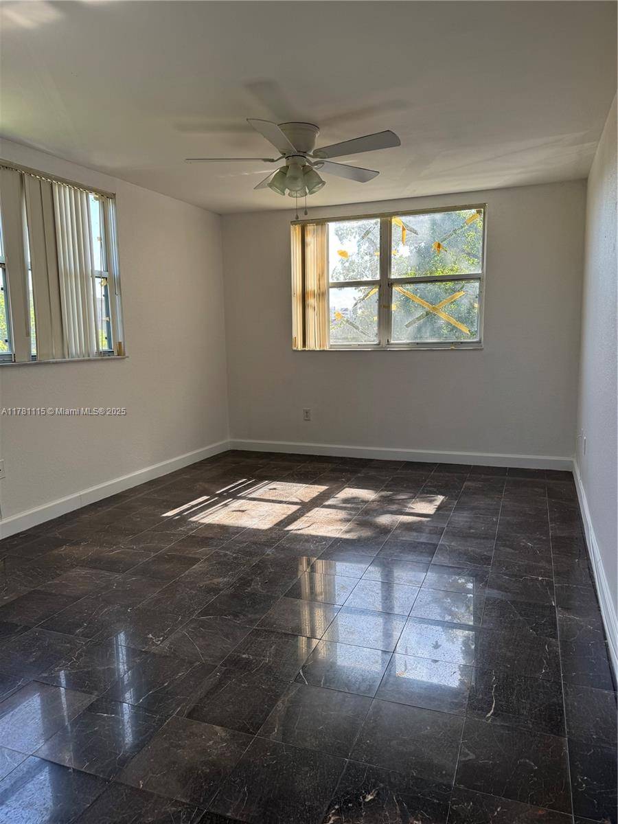 Doral, FL 33166,8323 LAKE DR #401