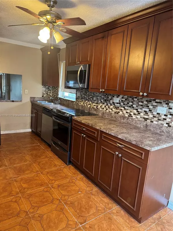 Tamarac, FL 33319,6150 NW 62nd St #312
