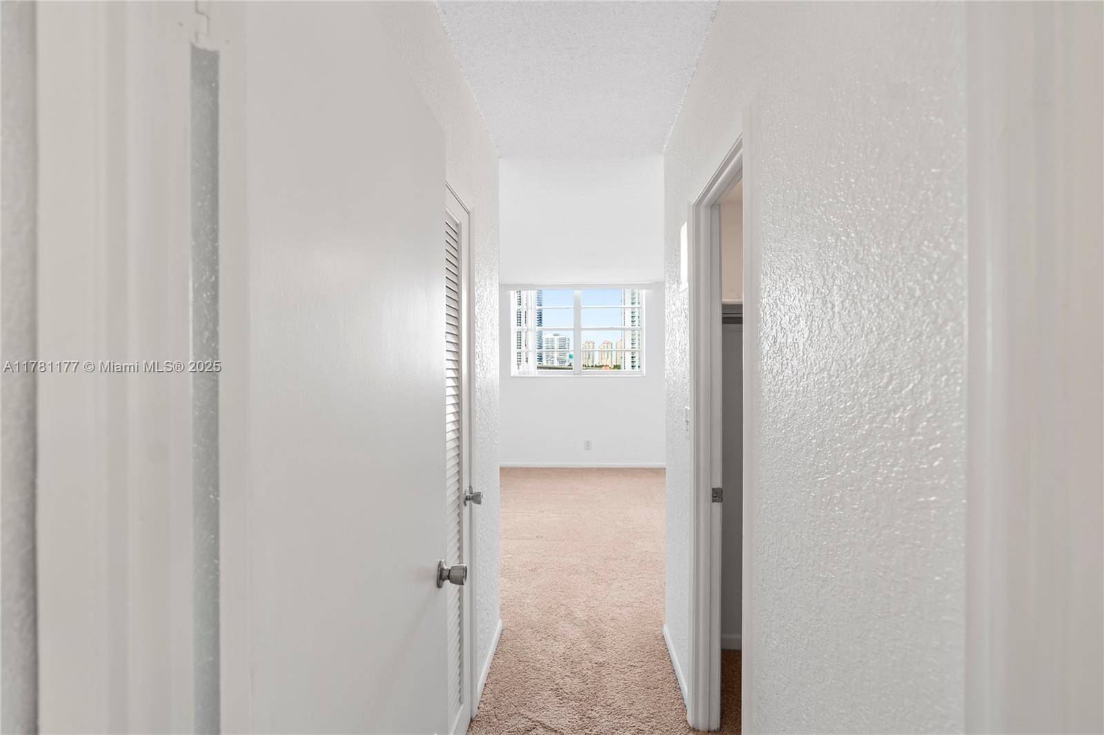 Sunny Isles Beach, FL 33160,19390 Collins Ave #611