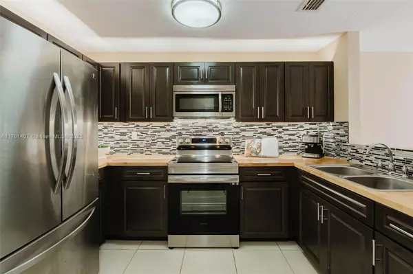 Hialeah Gardens, FL 33018,8851 NW 119th St #2220-2