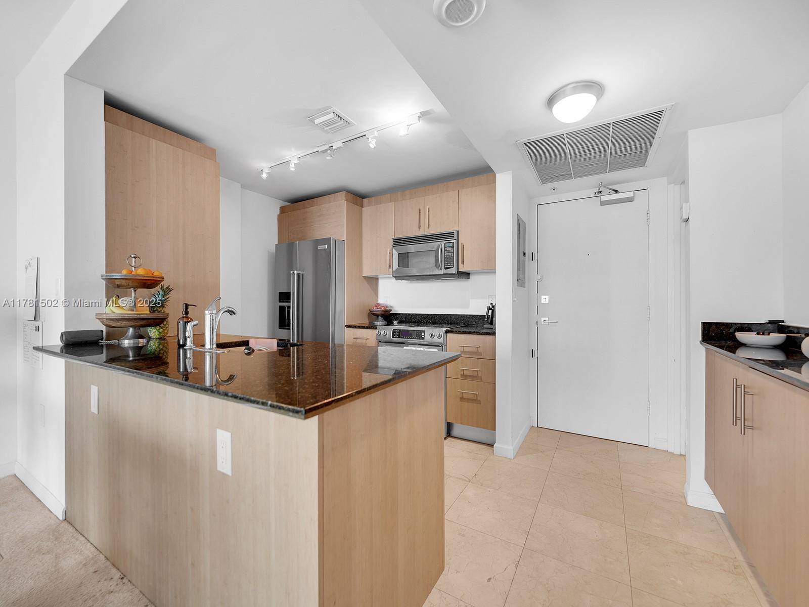 Bal Harbour, FL 33154,10275 Collins Ave #429