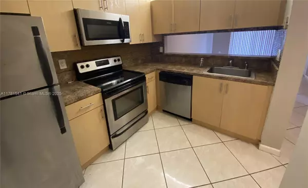 Miramar, FL 33025,3399 Foxcroft Rd #103