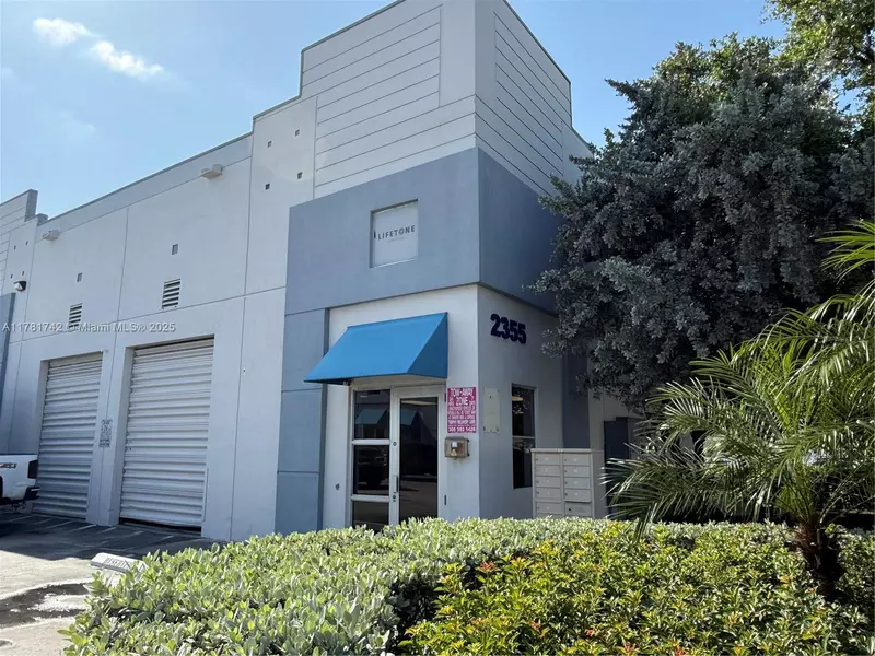 2355 NW 70th Ave #1, Miami, FL 33122