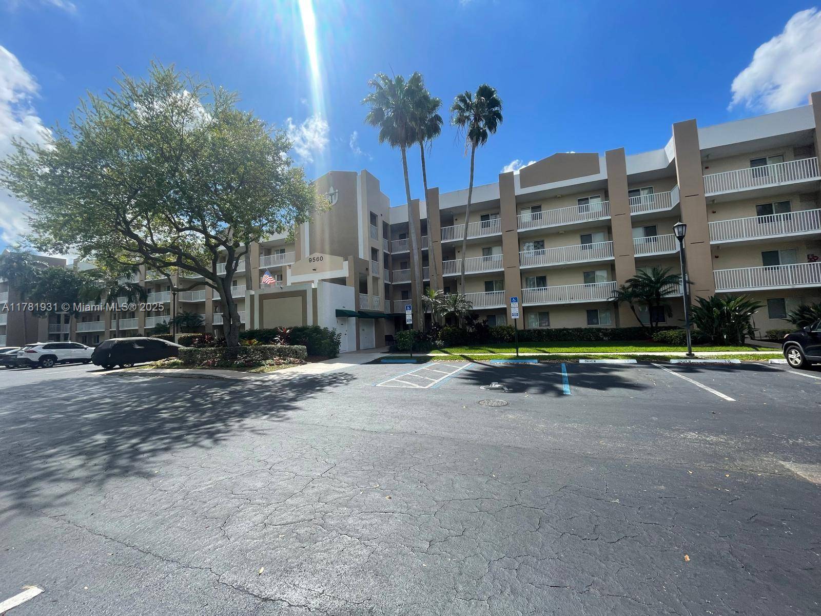 Tamarac, FL 33321,9560 Weldon Cir #J411