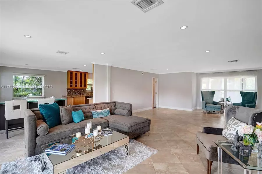 2849 NE 14th Ave, Wilton Manors, FL 33334