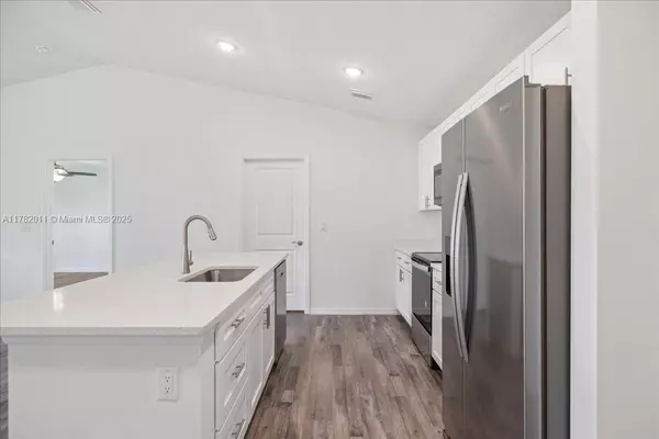 Cape Coral, FL 33993,105 NW 13th ST