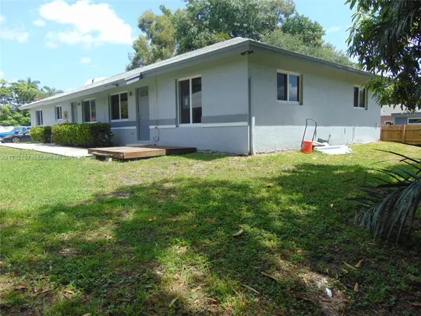 Davie, FL 33314,6622 SW 48th St
