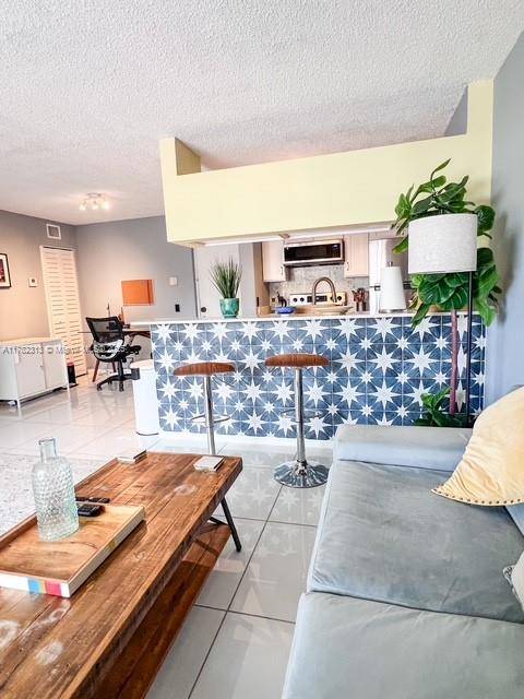 460 S Park Rd #6-206, Hollywood, FL 33021