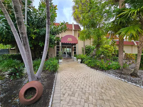 Hallandale Beach, FL 33009,2101 Atlantic Shores Blvd #501