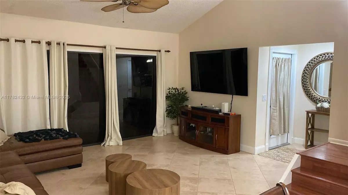 Hollywood, FL 33020,1634 N 15th terrace
