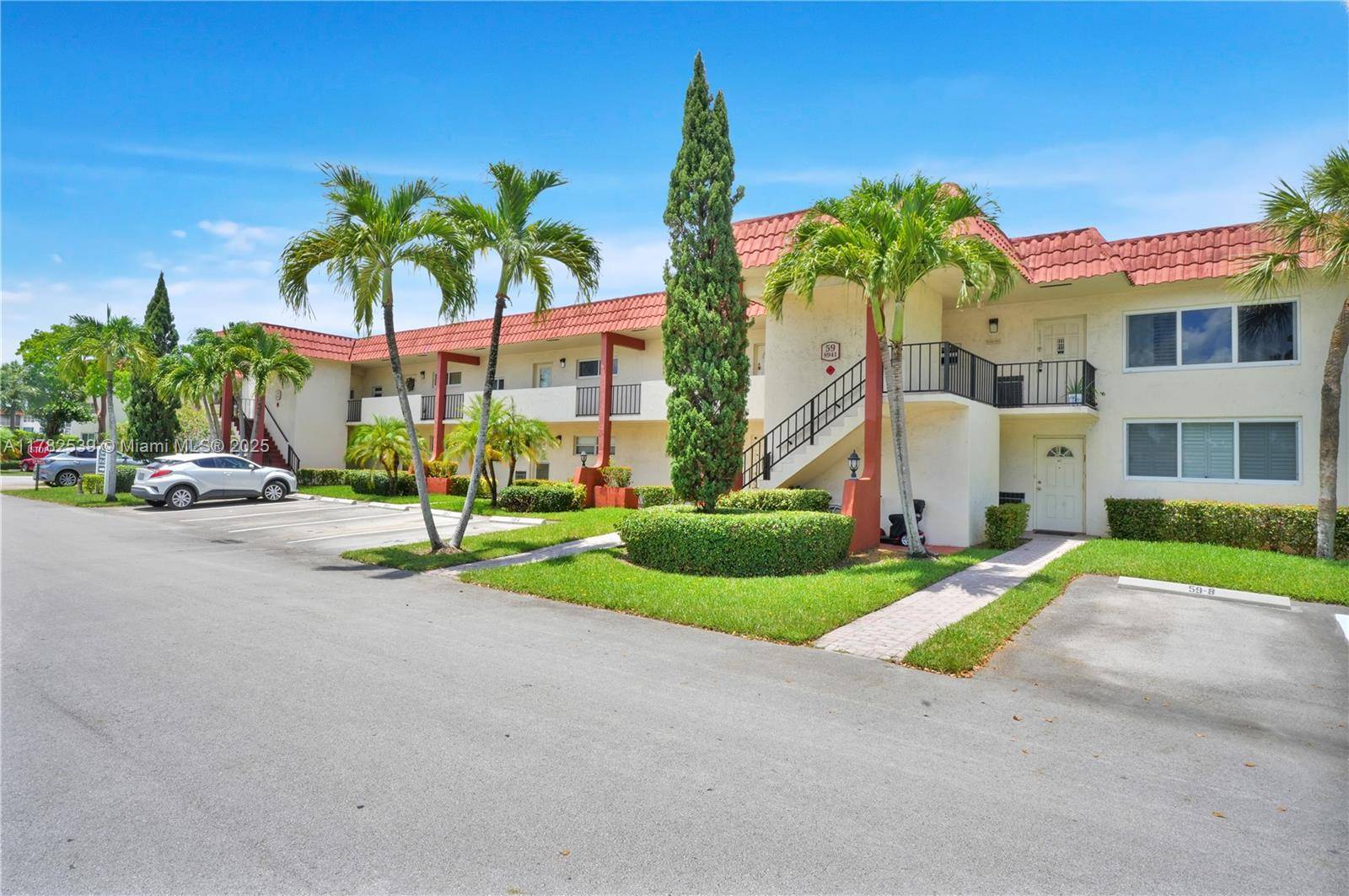 8941 S Hollybrook Blvd #203, Pembroke Pines, FL 33025