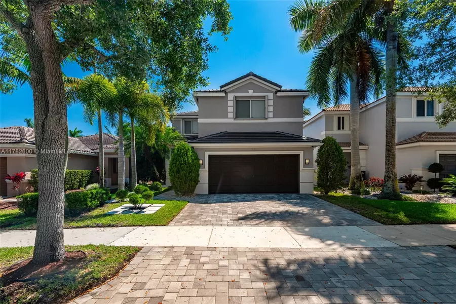 674 Conservation Dr, Weston, FL 33327