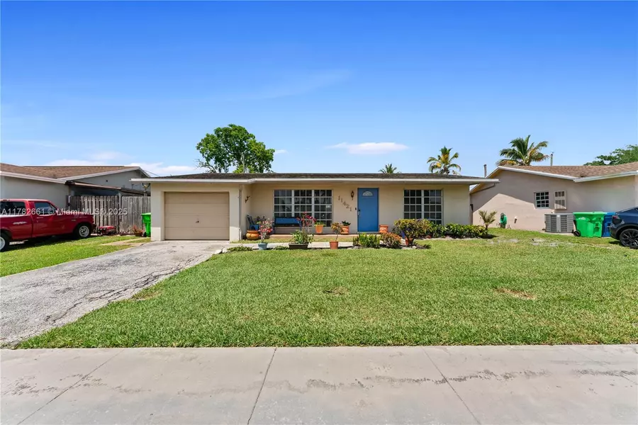 11421 NW 37th Pl, Sunrise, FL 33323