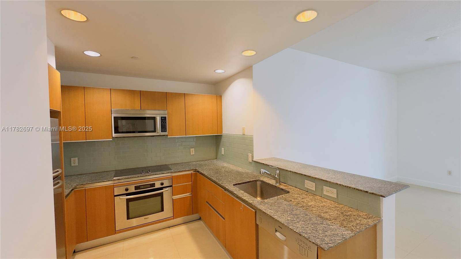 Miami, FL 33131,1050 Brickell Ave #2406