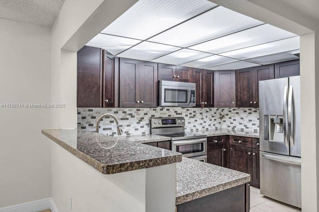Coral Springs, FL 33065,9050 NW 28th St #114