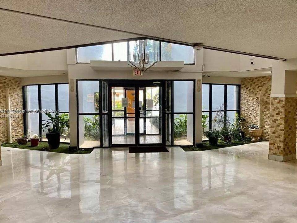 North Miami Beach, FL 33162,2025 NE 164th St #307