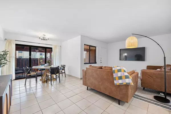 Miami, FL 33172,241 W Park Dr #5-103