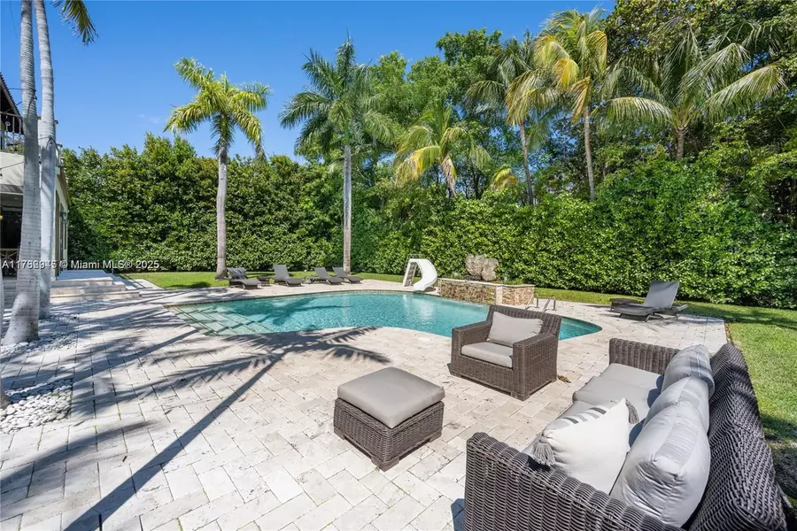 31 Island Dr, Key Biscayne, FL 33149