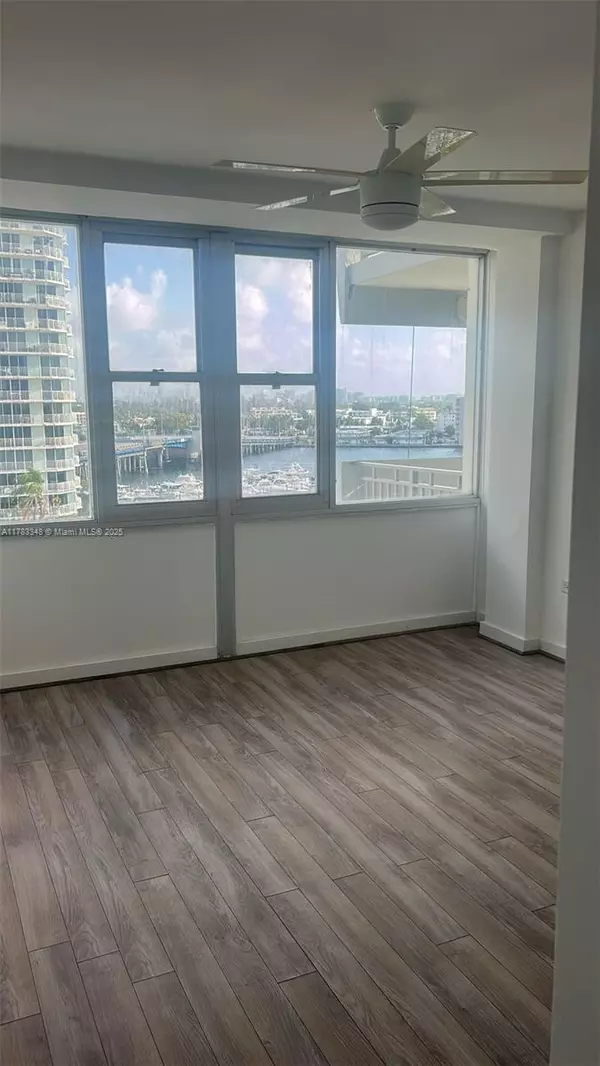 North Bay Village, FL 33141,7545 E Treasure Dr #9G