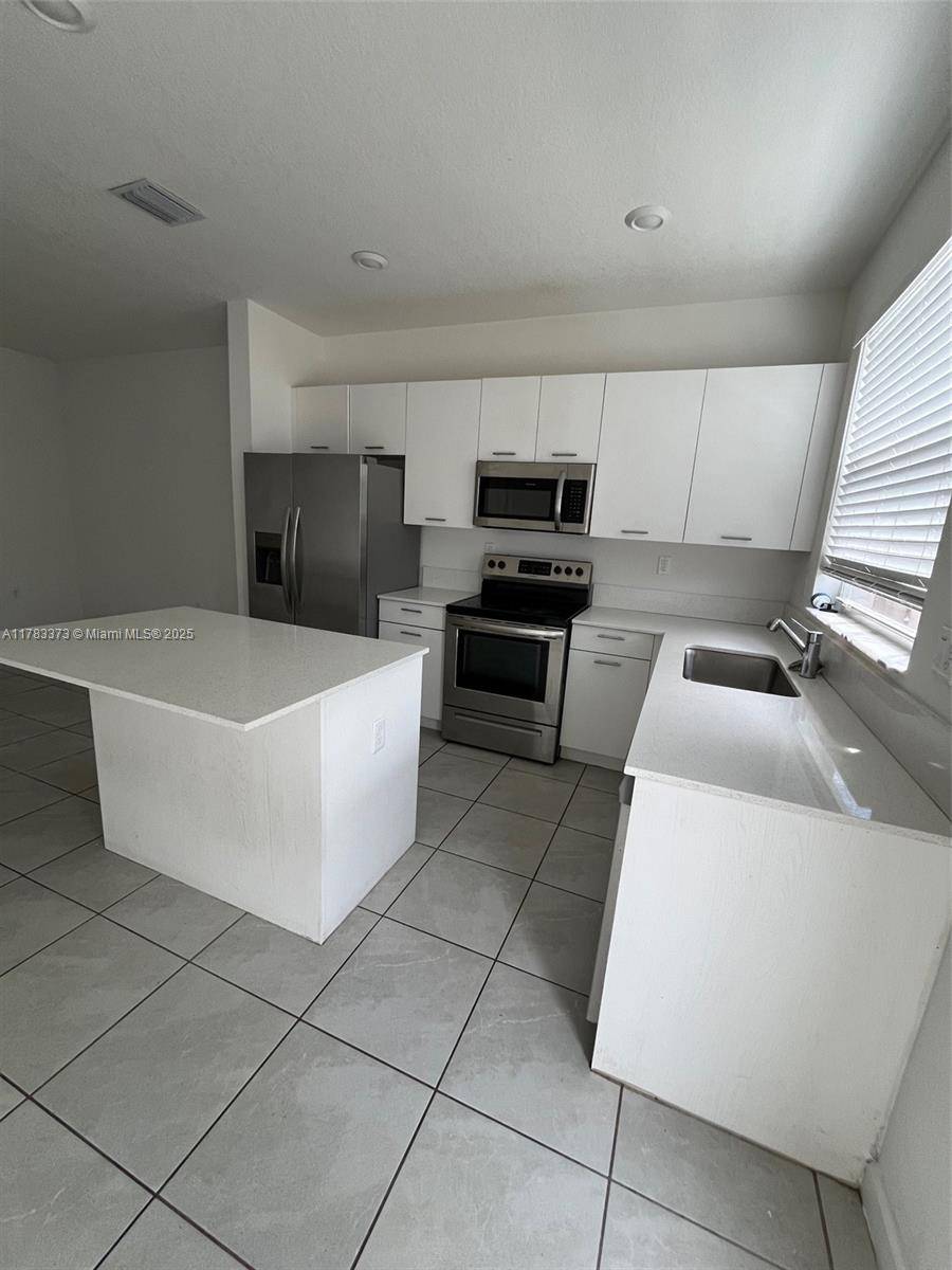 Miami, FL 33167,12121 NW 23 court #12121