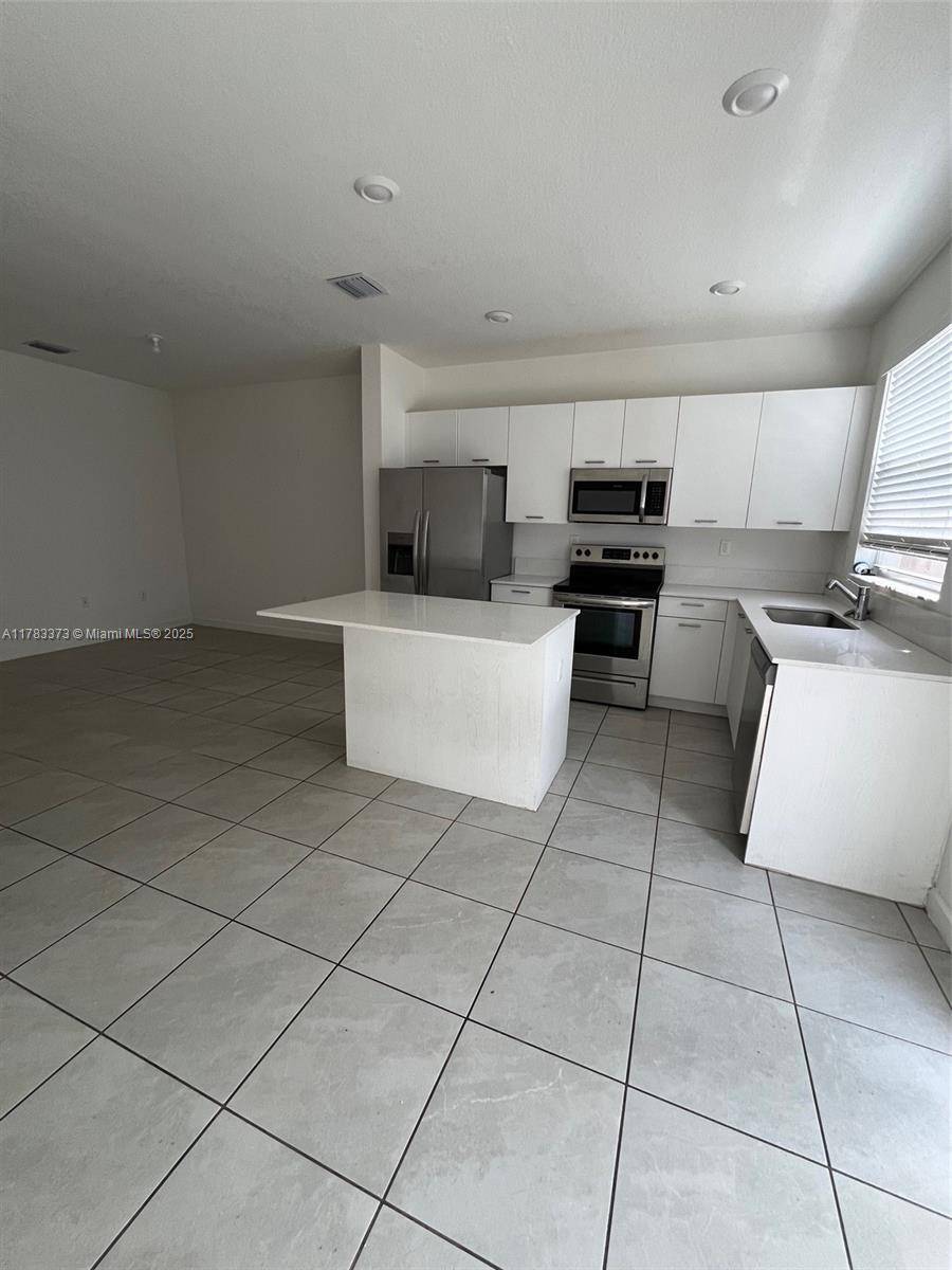 Miami, FL 33167,12121 NW 23 court #12121