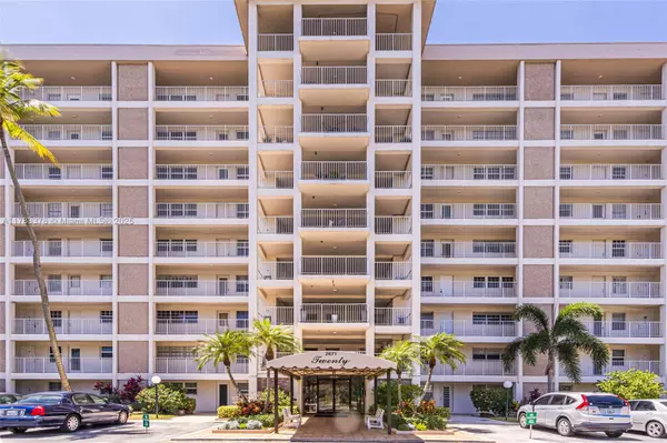 Pompano Beach, FL 33069,2671 S Course Dr #506