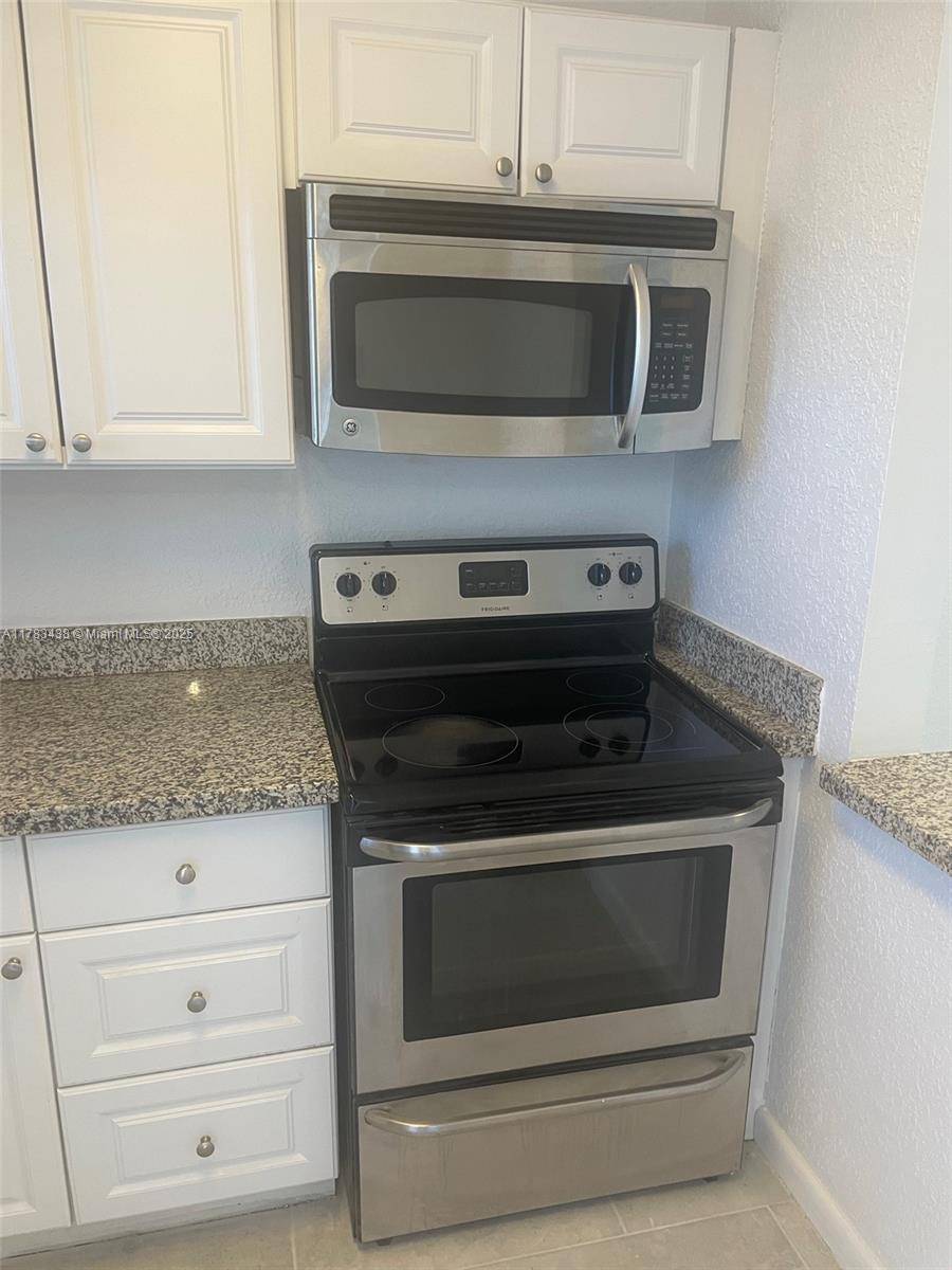 Sunrise, FL 33322,8500 Sunrise Lakes Blvd #106