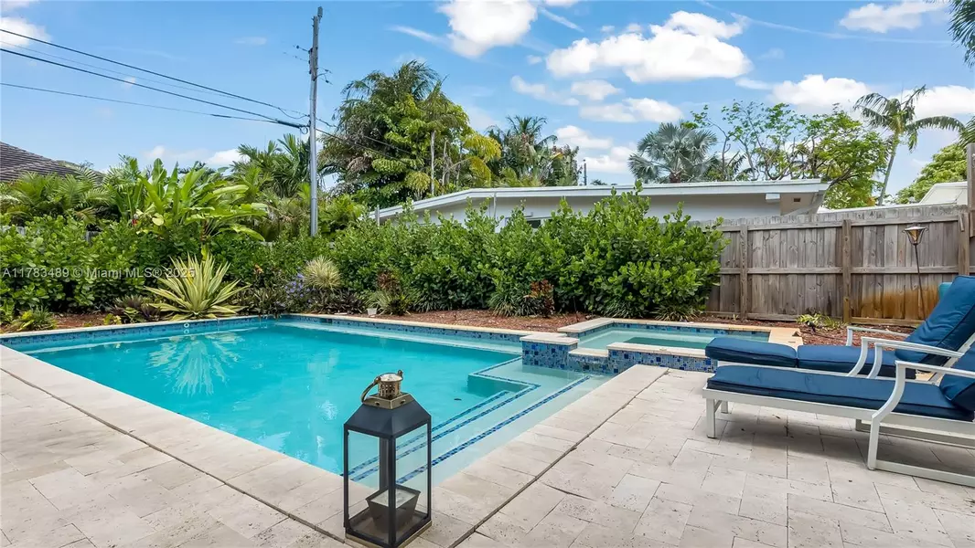 1621 N Victoria Park Rd, Fort Lauderdale, FL 33305